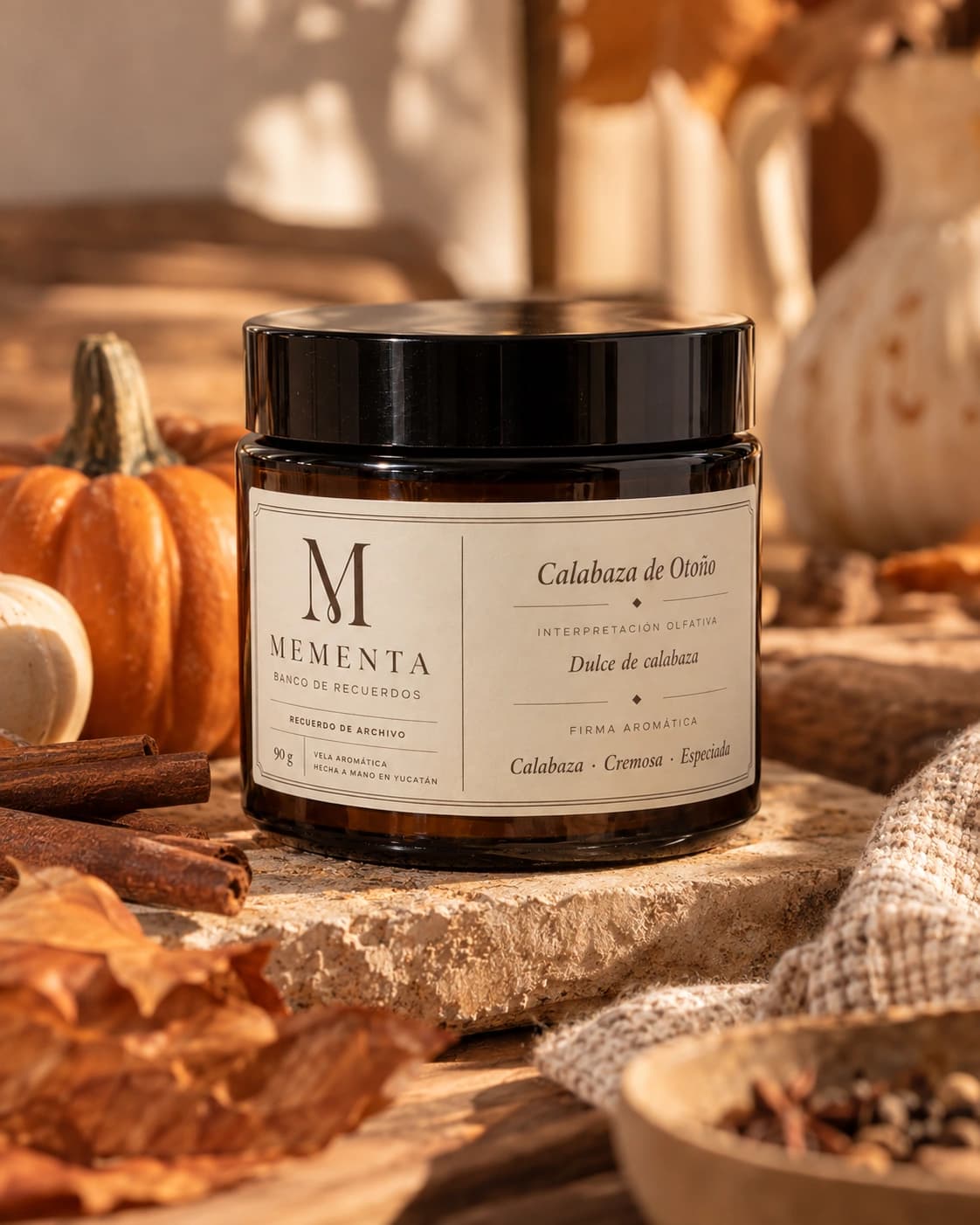 Recuerdo Calabaza de Otoño de MEMENTA en una escena editorial otoñal.